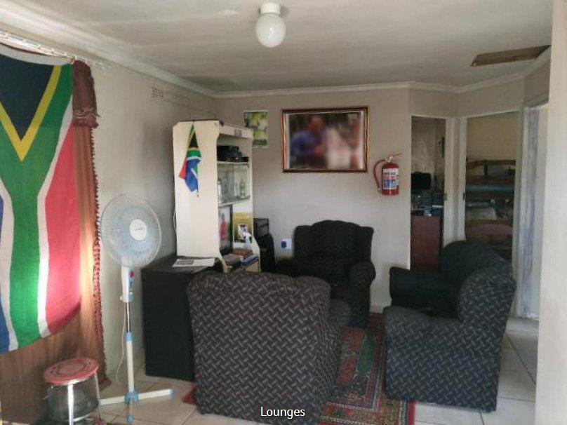 2 Bedroom Property for Sale in Umrhabulo Triangle Western Cape